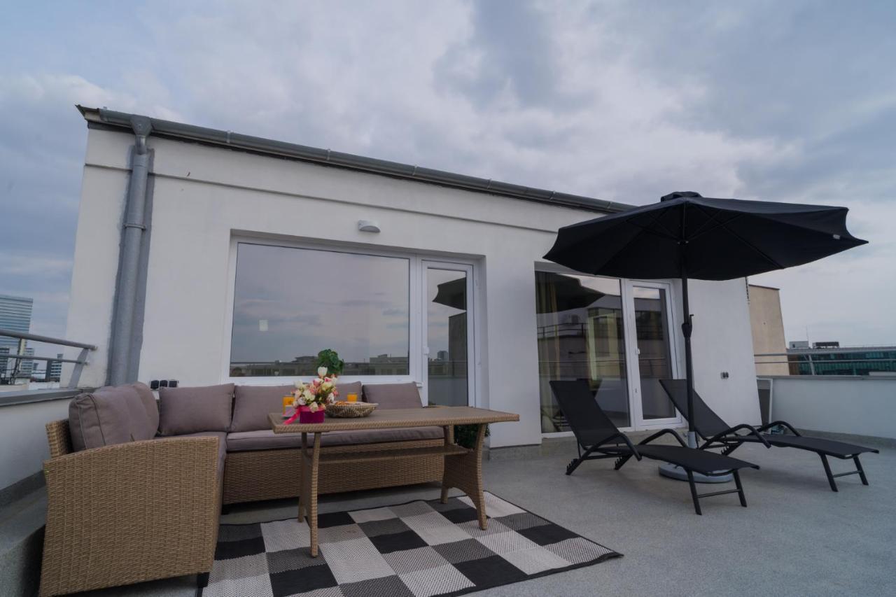 Penthouse With Huge Rooftop Terrace & City View بوخارست المظهر الخارجي الصورة