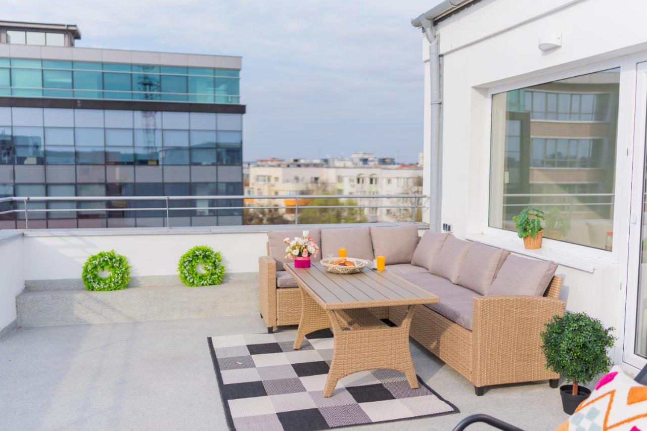 Penthouse With Huge Rooftop Terrace & City View بوخارست المظهر الخارجي الصورة