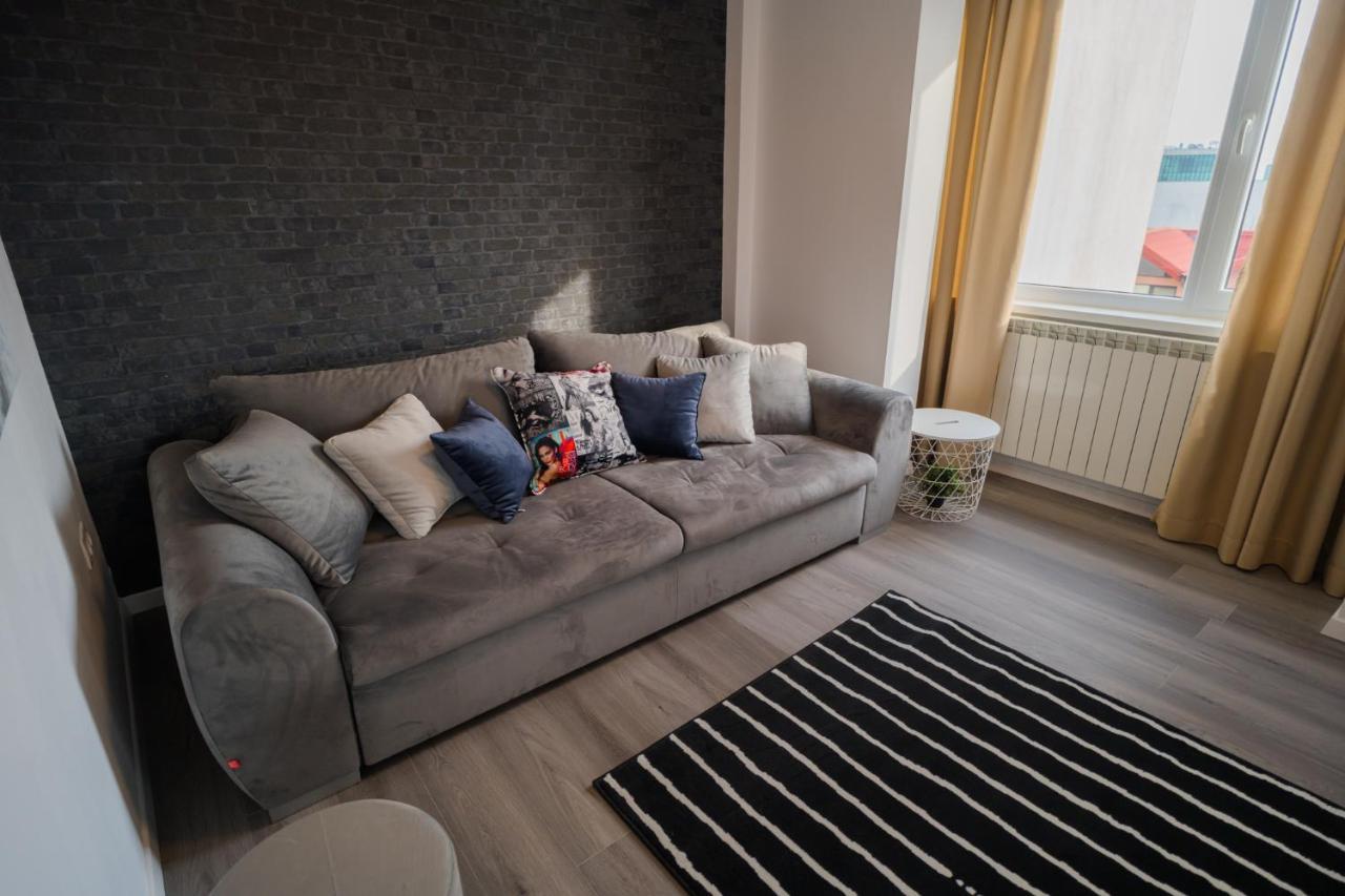 Penthouse With Huge Rooftop Terrace & City View بوخارست المظهر الخارجي الصورة