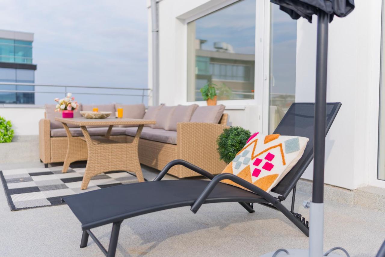 Penthouse With Huge Rooftop Terrace & City View بوخارست المظهر الخارجي الصورة