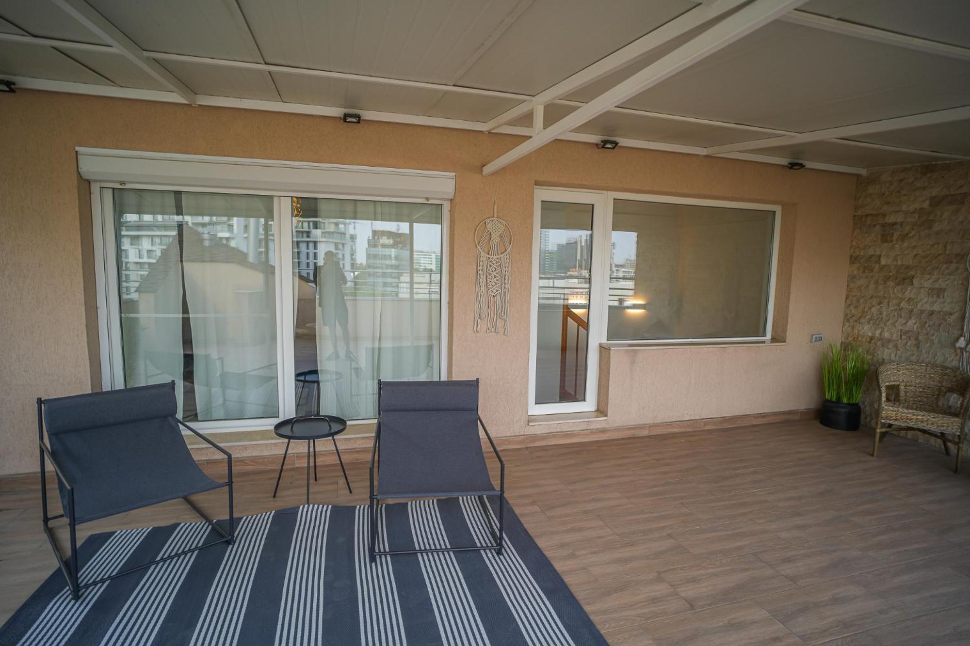 Penthouse With Huge Rooftop Terrace & City View بوخارست المظهر الخارجي الصورة