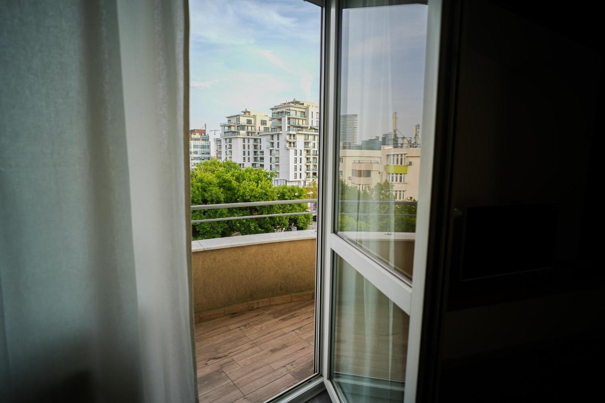 Penthouse With Huge Rooftop Terrace & City View بوخارست المظهر الخارجي الصورة