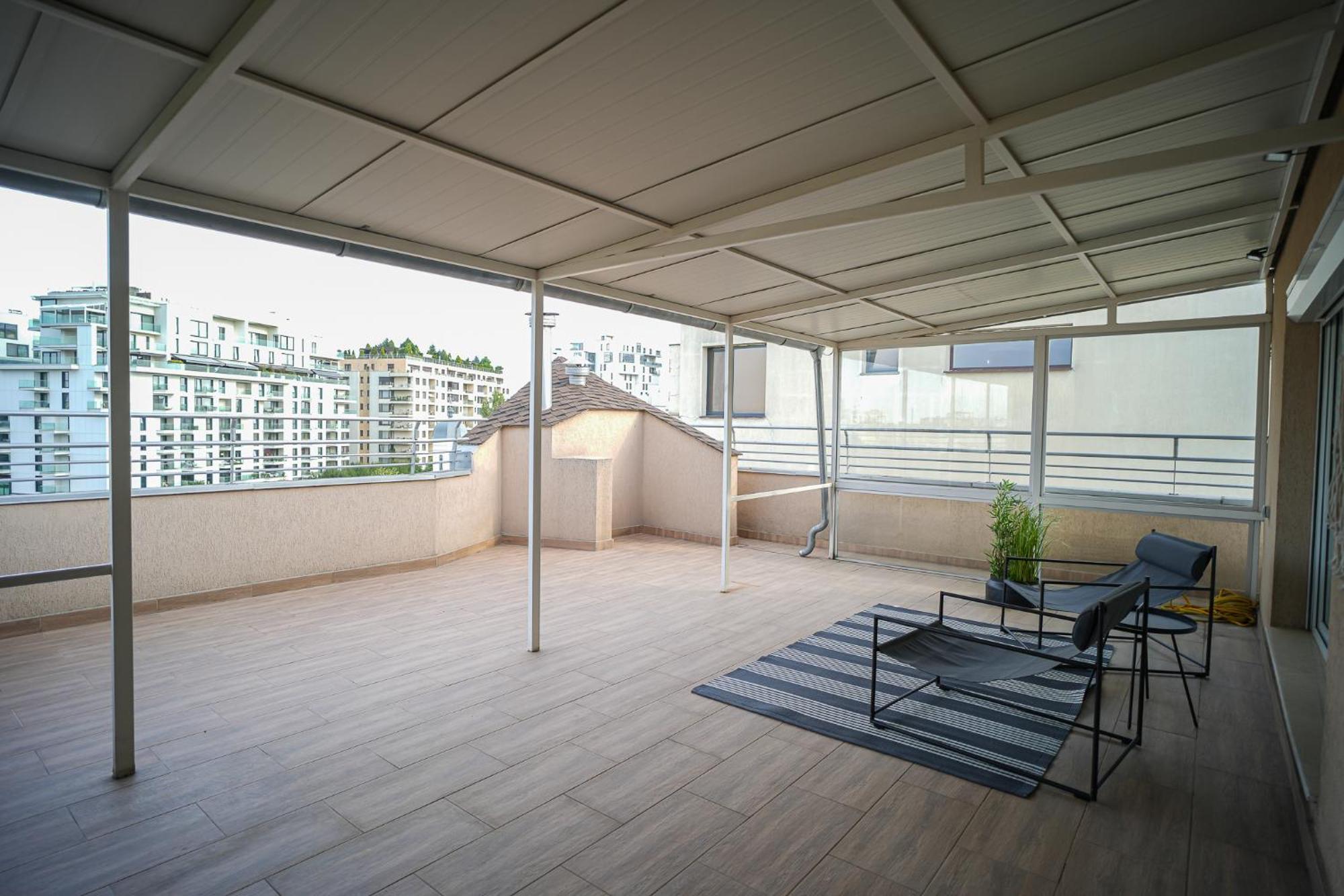 Penthouse With Huge Rooftop Terrace & City View بوخارست المظهر الخارجي الصورة