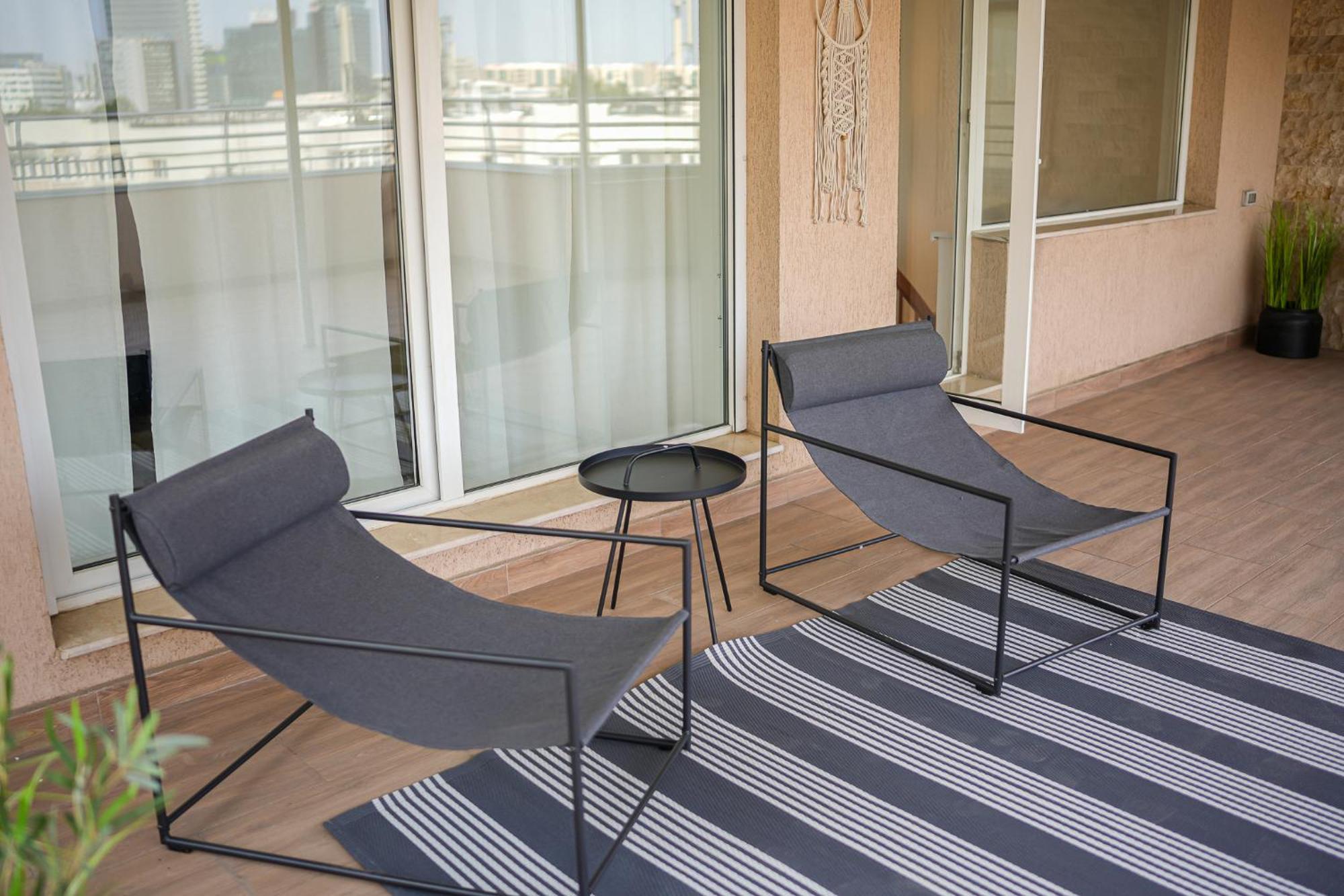 Penthouse With Huge Rooftop Terrace & City View بوخارست المظهر الخارجي الصورة